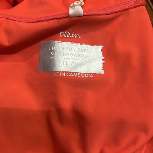 NWT Boden rush guard swim surfboard 🏄. Sz 6/7/10years. . D23 - Picture 4 of 6